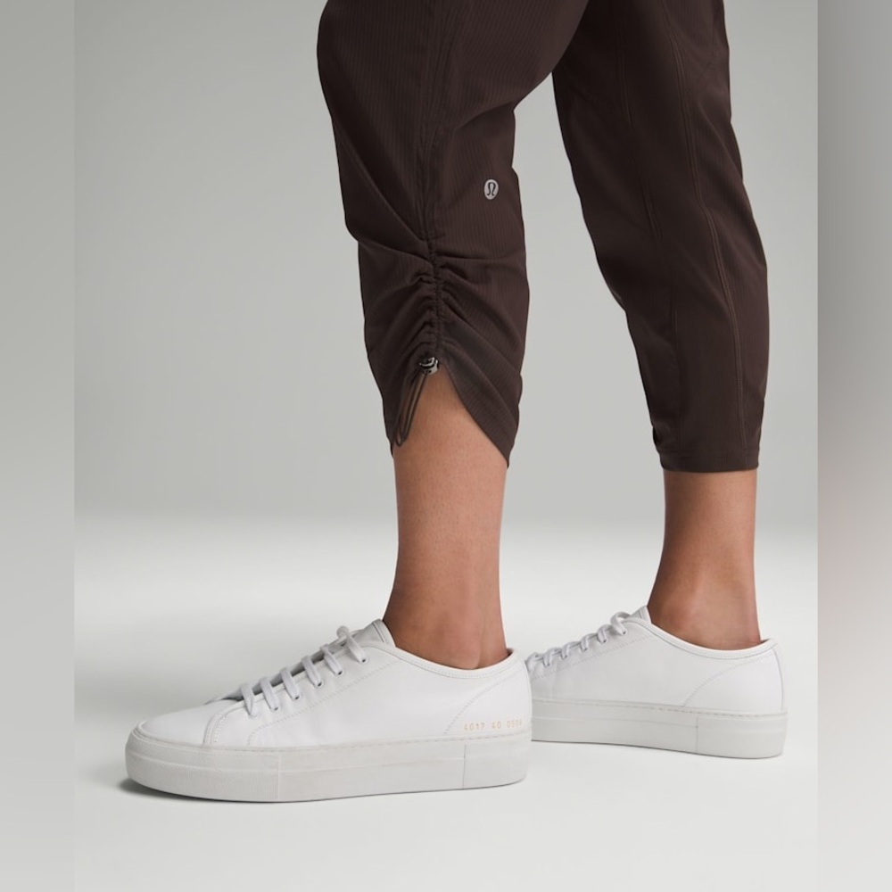 Lululemon Athletica Dance Studio Crop/Cinch-Espresso - Picture 2 of 8